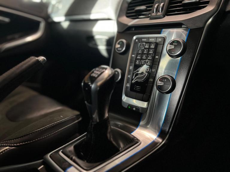 2015 Volvo V40 D2 R DESIGN 5dr HATCHBACK DIESEL Manual