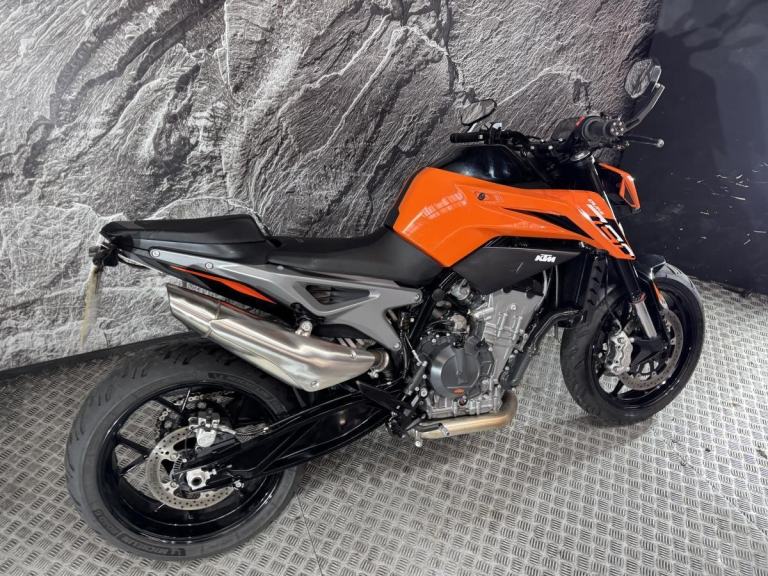 KTM DUKE 790 2023
