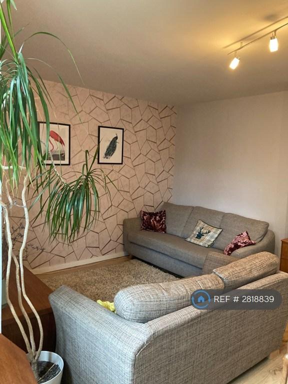 2 bedroom flat in Colson Way, London, SW16 (2 bed) (#2818839)