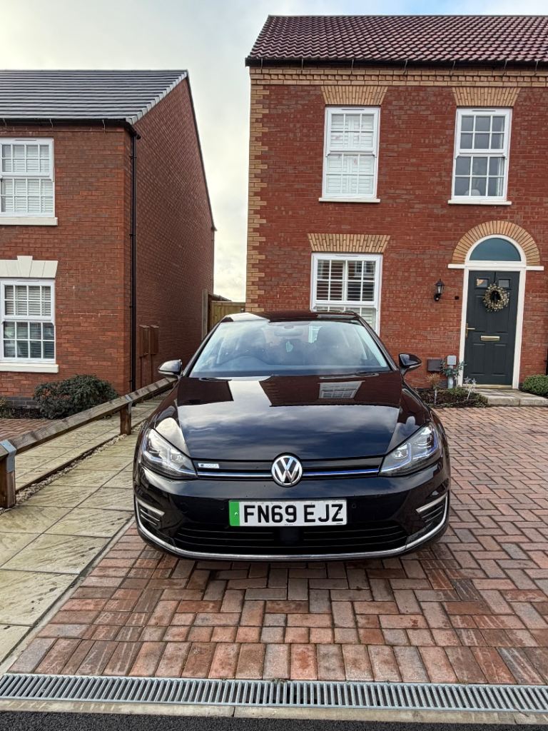 Volkswagen Golf 35.8kWh 2019 e-Golf Hatchback 5dr Electric Auto (136 ps) Hatchback ELECTRIC