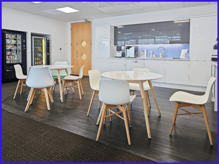 Southampton - SO18 2RZ, Membership Office 5, 10 or unlimited days at Southampton Airport 