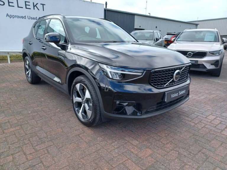 VOLVO XC40 2.0 B3P Plus Dark 5dr Auto