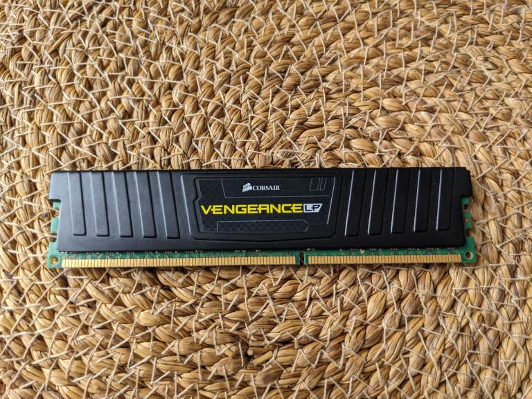 Corsair Vengeance Low Profile 8GB DDR3 1600 Mhz CL10 XMP Performance Desktop Memory