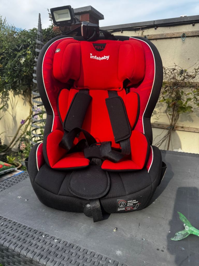 Infababy Car Seat – Red and Black, Good Condition