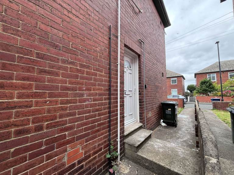 3 Bedroom Upper Flat available to rent on Moorhead in Newcastle, NE5 3AR