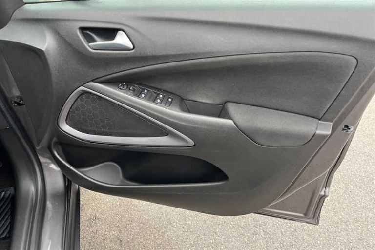 2021 Vauxhall Crossland 1.2i (83 PS) SE 5 Door Petrol SUV *** 1 Private Owner from New *** SUV Pe...