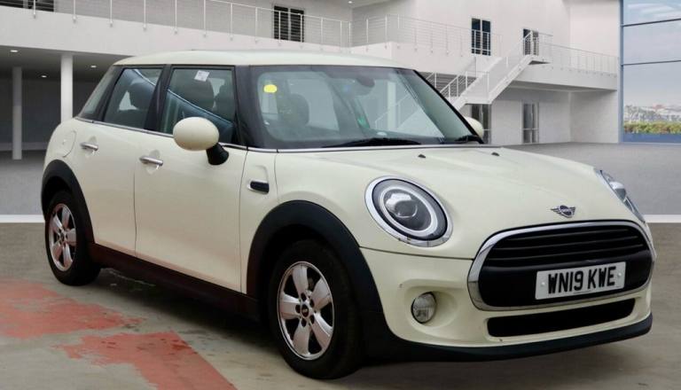 2019 MINI Hatch 1.5 COOPER CLASSIC 5 DOOR Hatchback Petrol Manual