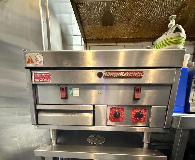 MagiKitch'n Gas Chrome Griddle 24 inch Model MKG 24” - good condition