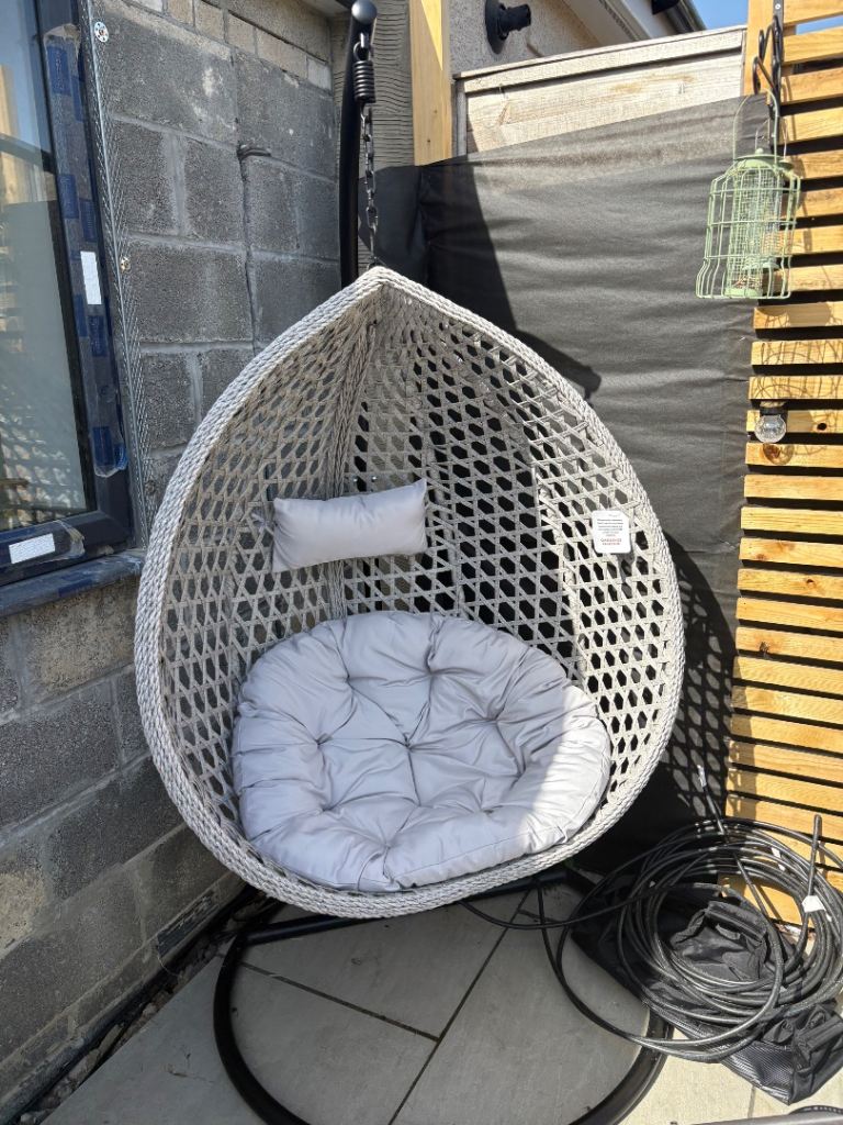 Brand new egg chair 