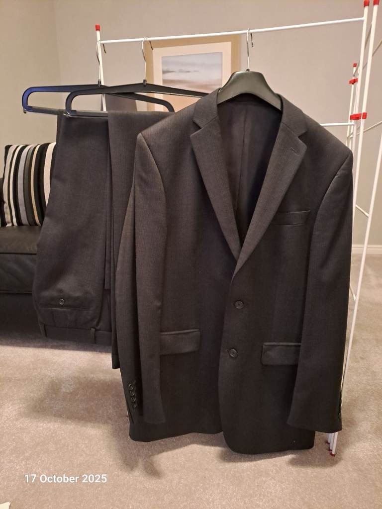 Gents charcoal grey/black linea house of fraser suit, 60% wool, with 2pairs of trousers 