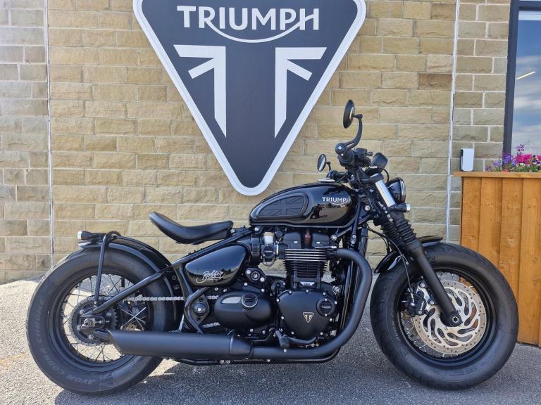 2019 Triumph Bonneville Bobber Black - Desirable spec - Private plate