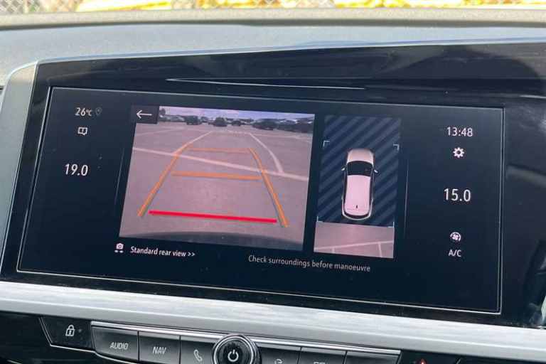 2022 Vauxhall Grandland 1.6 Hybrid GS Line 5dr Auto HATCHBACK PETROL/ELECTRIC Automatic