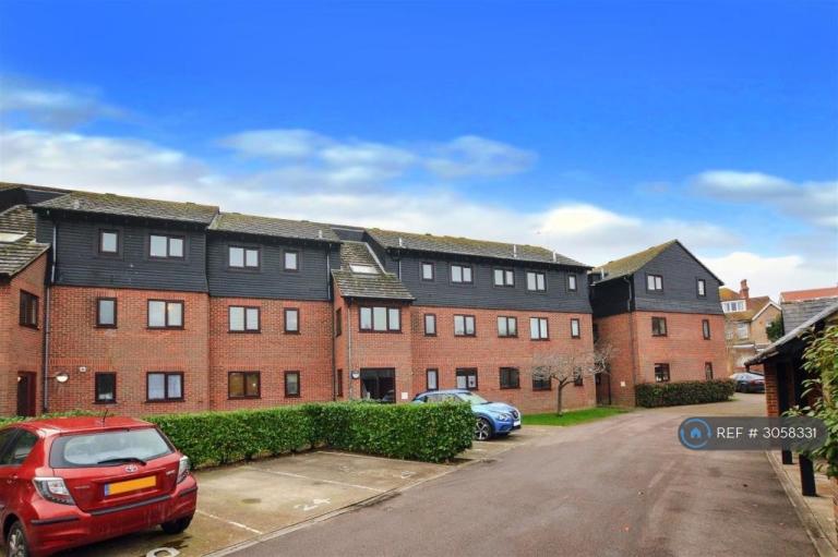 1 bedroom flat in Lovell Court, Eastbourne, BN21 (1 bed) (#3058331)