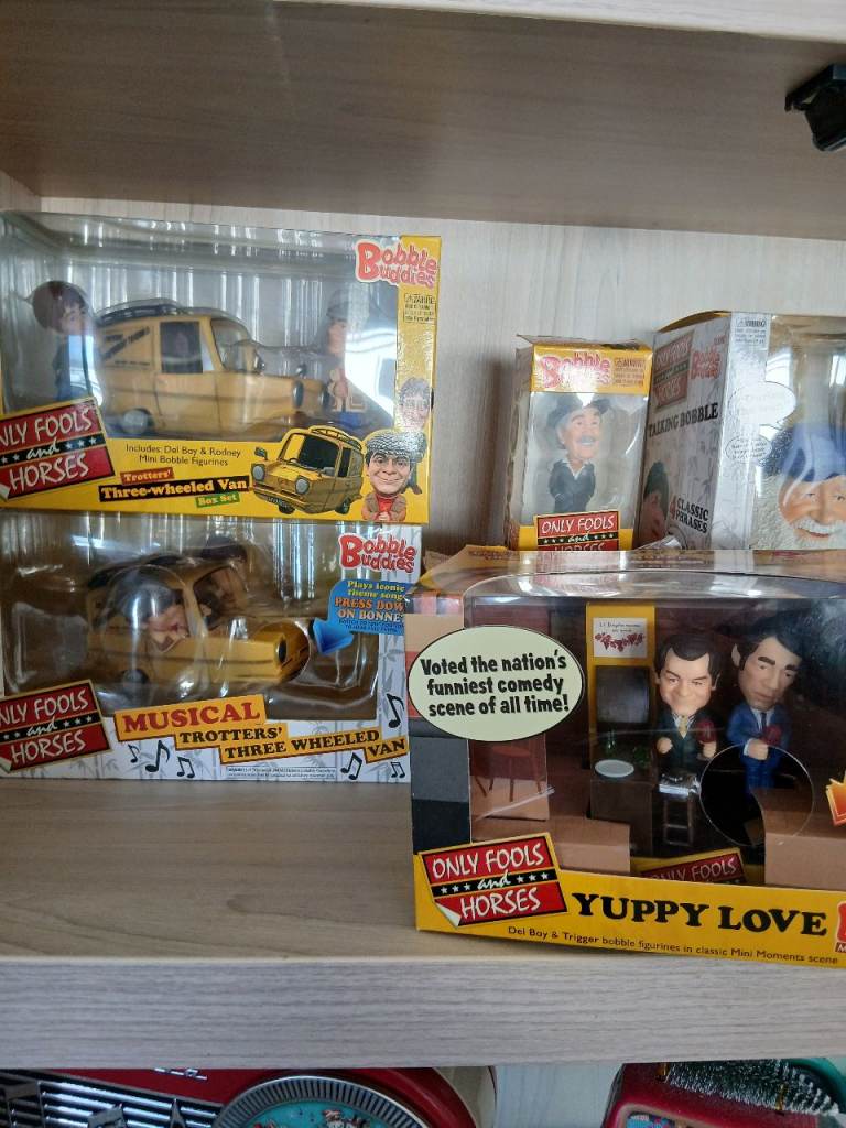 Only Fools and Horses Collectible Musical Van & Yuppy Love Figures - New