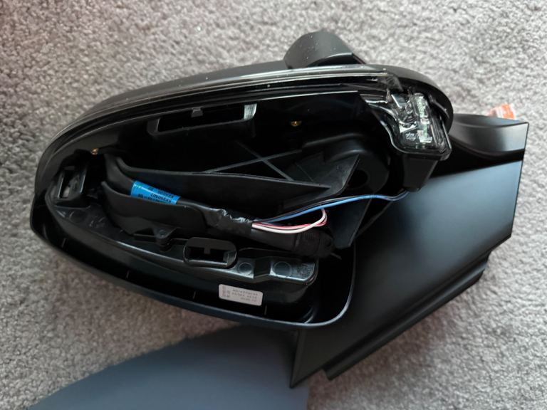 3008 Peugeot 2024 3008 left hand side electric mirror 