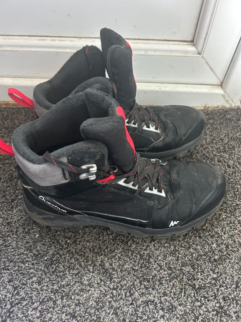 Walking boots size 9