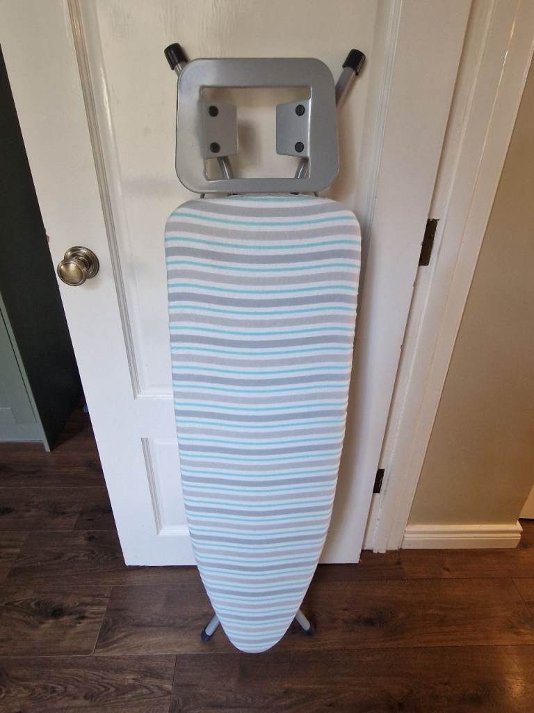 Ironing board 
