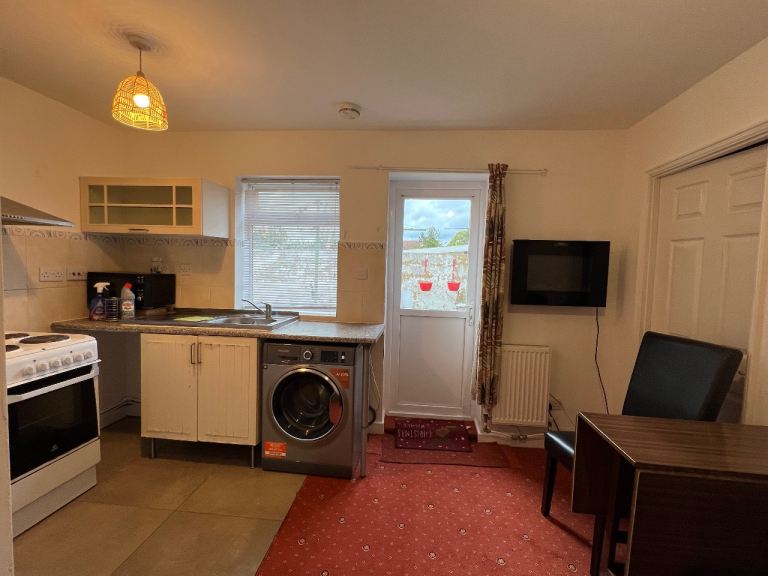 One bedroom furnished flat to let