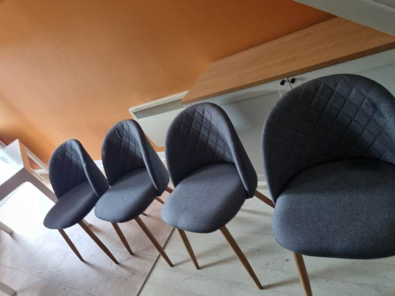 Table n chairs