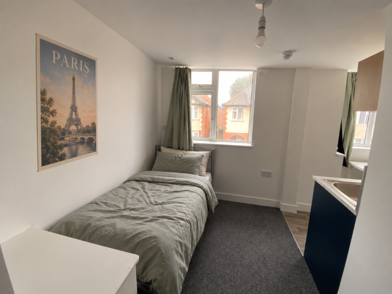Furnished Room To Rent - Near Uni of Nottingham/QMC | Bills Included | UC/Housing Benefit Considered