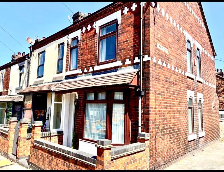 Large Double En-Suite Room to Rent in Stoke-on-Trent – All Bills Included