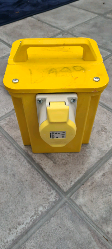 Clarke CTRH 3300/1 Portable Power Transformer (small crack repaired)
