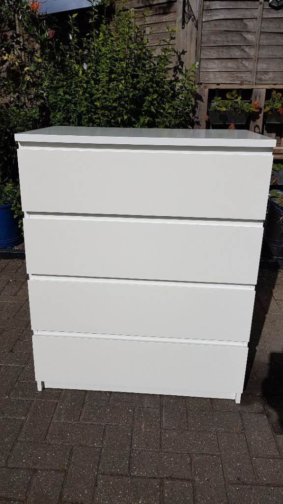 wHITE Ikea Malm Chest of Drawers with a Glass Top - DELIVERY AVAILABLE 
