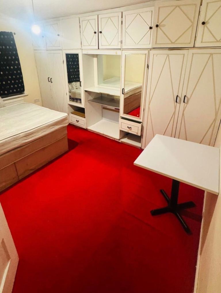 King size Double Room Hounslow 