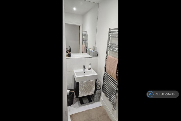 1 bedroom flat in Desborough Road, High Wycombe, HP11 (1 bed) (#2914012)