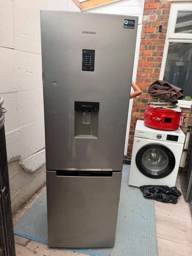 Samsung Silver Fridge Freezer with Water Dispenser Delivery Available 