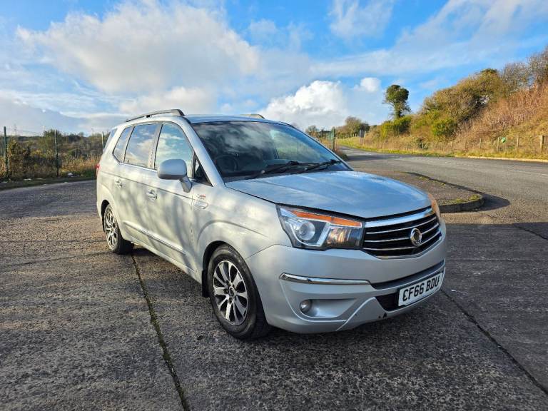 2017 ssangyong rodius turismo 7 seater automatic full mot