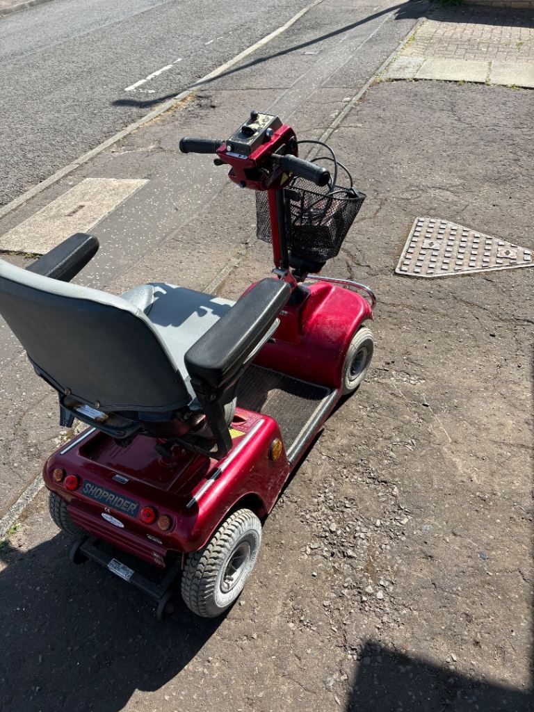 Electric scooter 