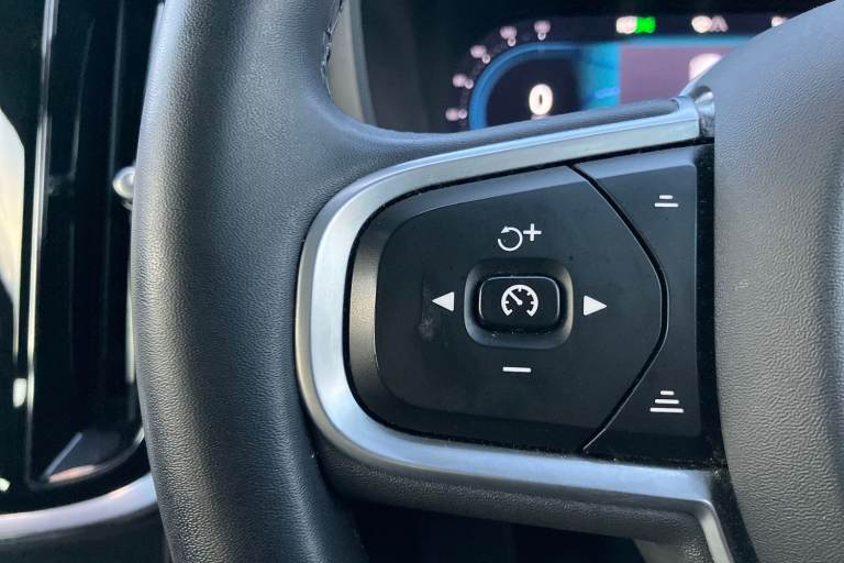 2022 Volvo V60 2.0 B3P Core 5dr Auto [7 speed] Estate PETROL Automatic