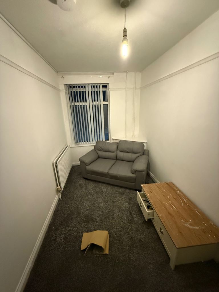 2 Bed flat for rent in Tyseley UC Only