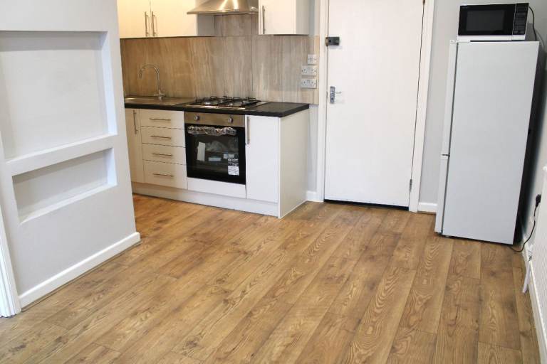 STUNNING NEWLY REFURBISHED 1 BEDROOM FLAT TO RENT IN NW10 BY ZONE 3 TUBE, TRAIN, BUSES & SHOPS