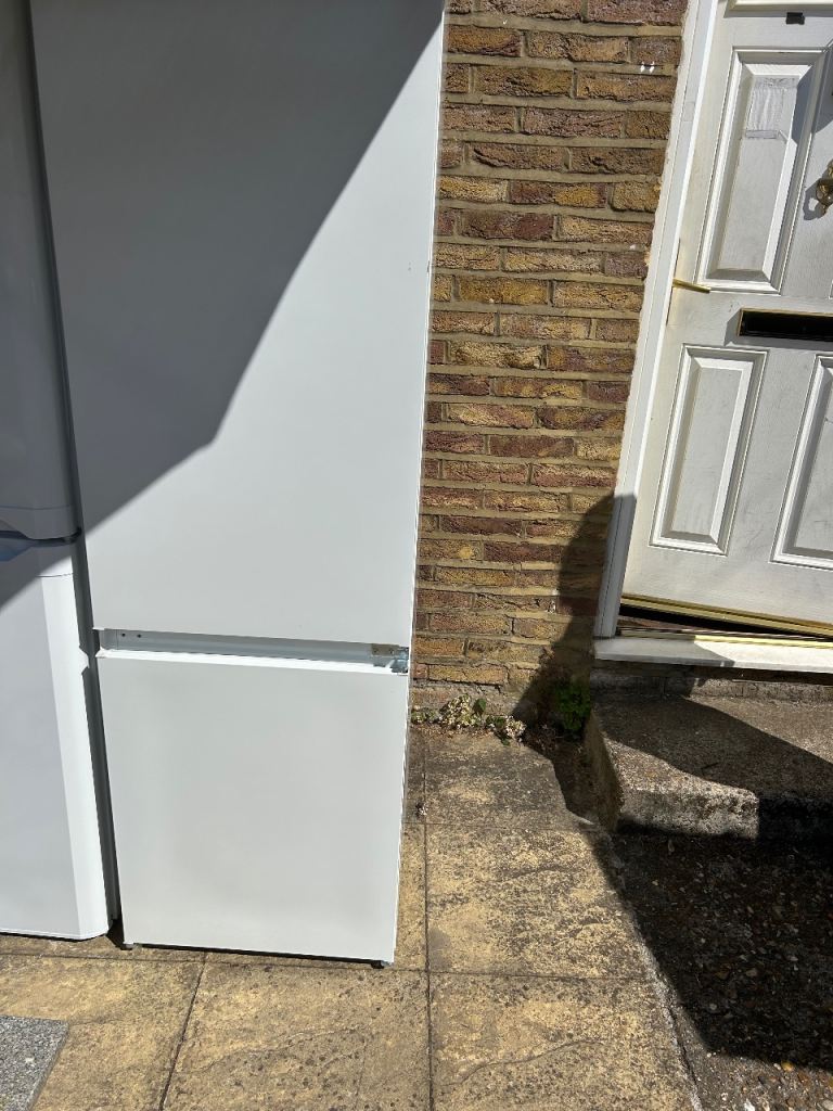 White Fridge Freezer - Good Working Order