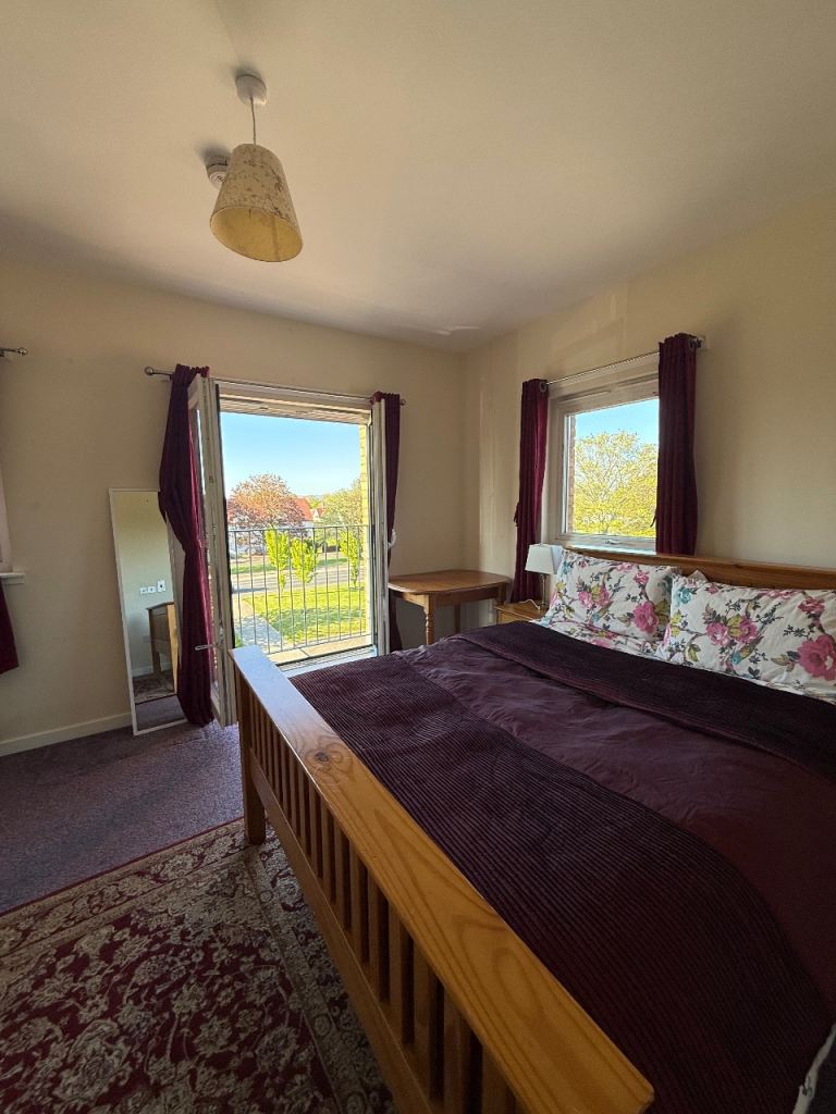 Ensuit bedroom 
