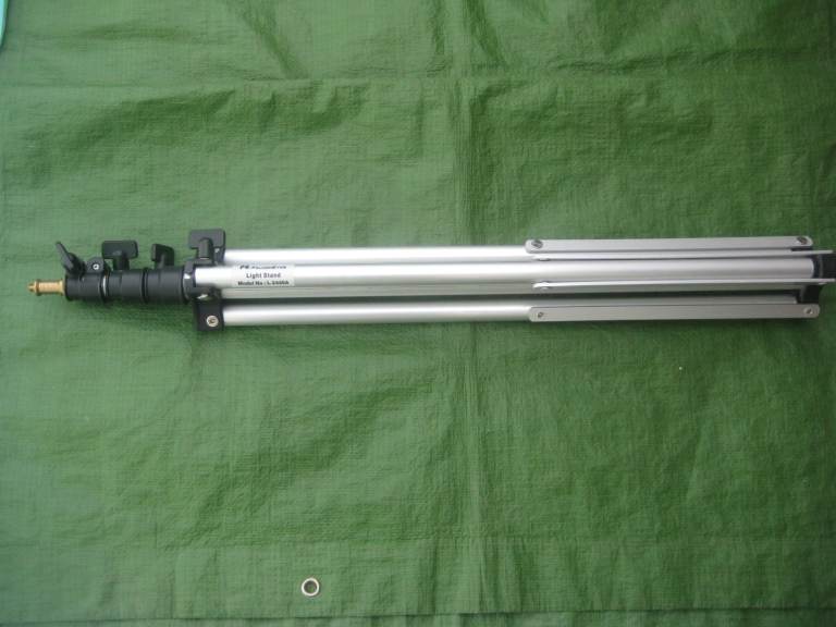 FalconEyes Four Section Adjustable Light Stand Model L-2440A with Carry Bag for £20.00