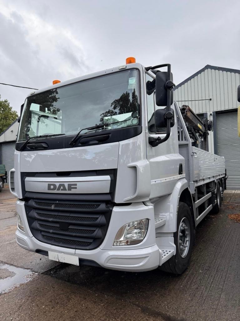 2014 DAF CF 330 DROPSIDE WITH HMF 1420 FOLD AWAY CRANE 