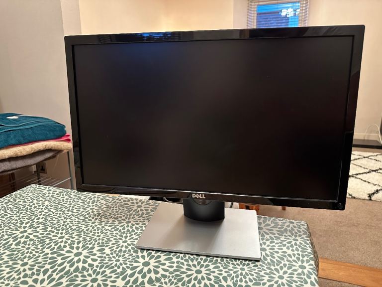 Dell SE2417HG 24-inch Full HD Monitor - Great Condition