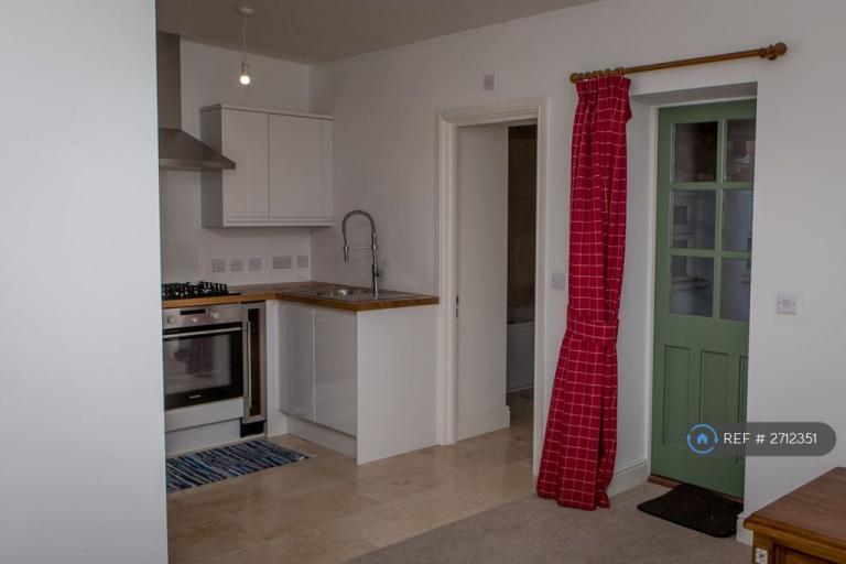1 bedroom flat in Lansdown Place Lane, Cheltenham, GL50 (1 bed) (#2712351)