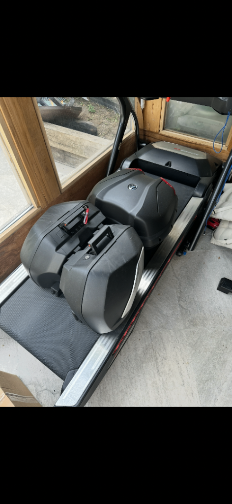 Yamaha tracer side and top case 