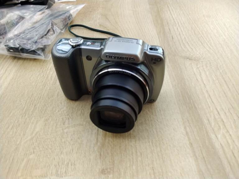 Olympus Digital Camera SZ-10SZ-25 with Case and Accessories