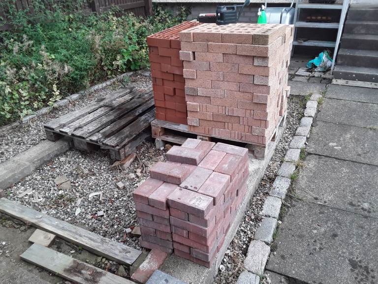 250 buff facing bricks 100 rustic engineering bricks 100 brindle monoblock unused 