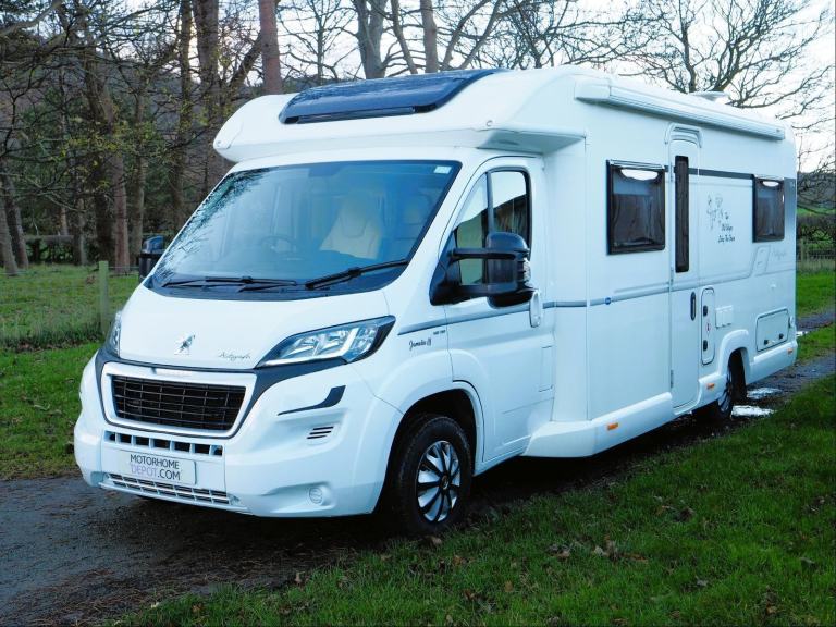 Bailey Autograph 75-4, 4 Berth, 4 Belt, Fixed Bed, Solar, Twin Leisure Batteries