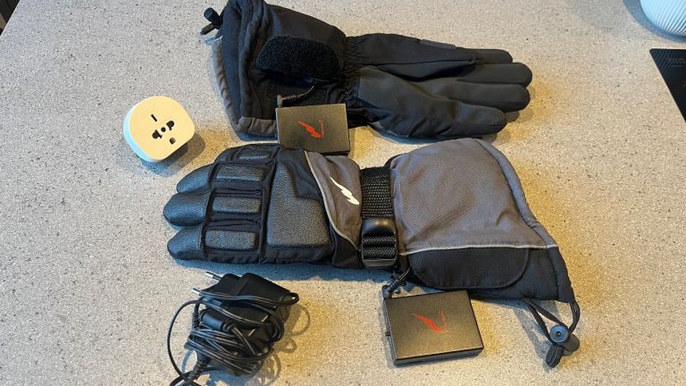 Heated gloves large unused