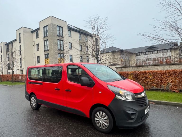 VAUXHALL VIVARO FACELIFT 9 SEATER