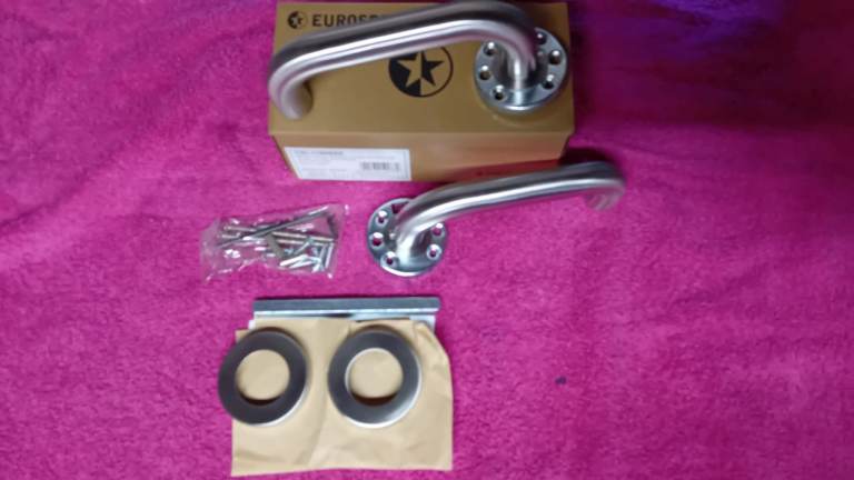 NEW IN BOXES  10 PAIRS EUROSPEC STAINLESS FINISH SAFETY DOOR HANDLE CSL1190SSS 