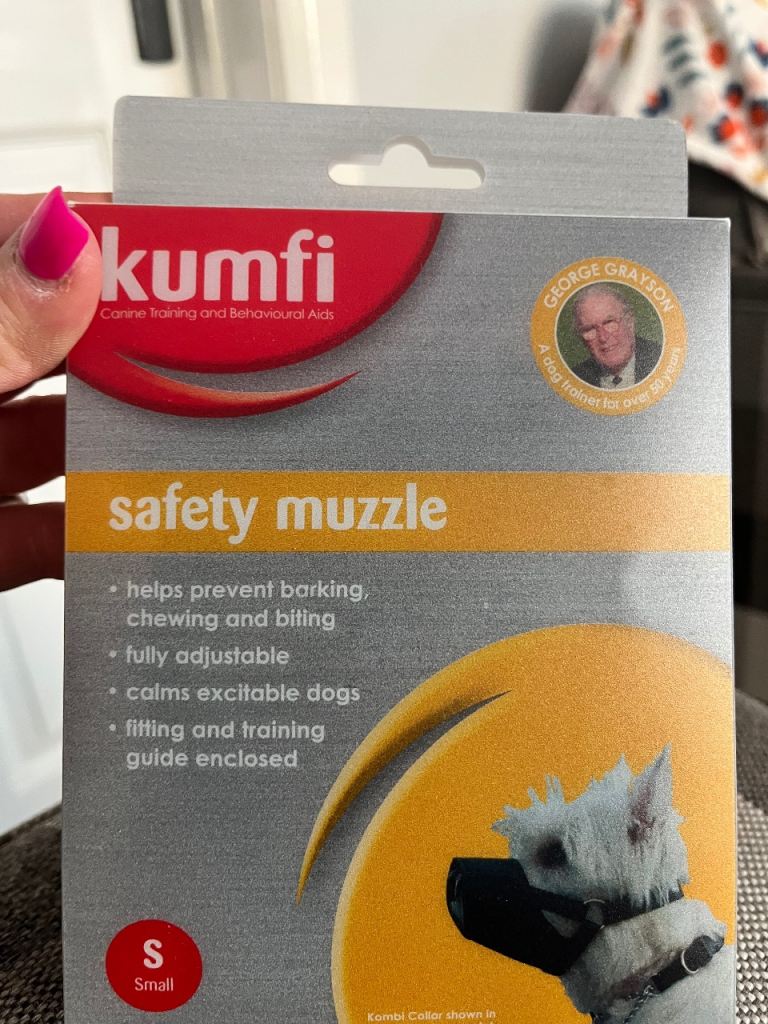 Small dog safety muzzle