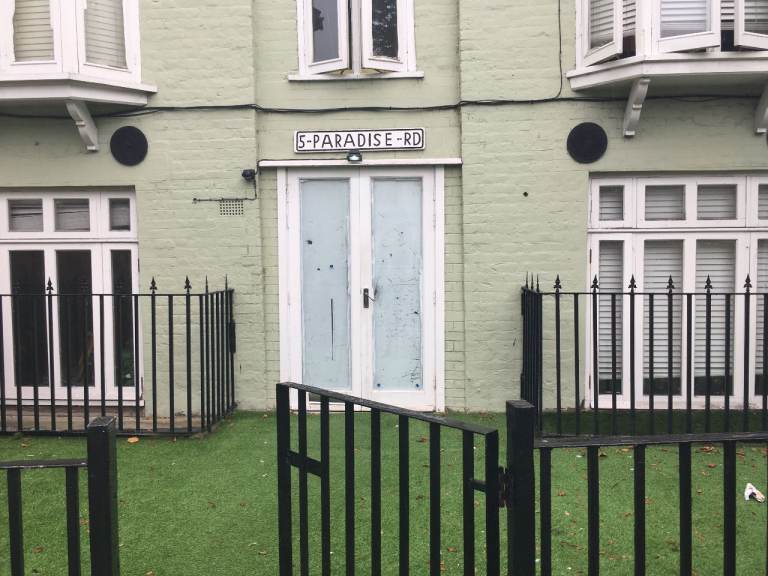 DSS OKS S,C 1BEDROOM FLAT10MIN RICHMOND PK5MIN RICHMOND TUBE IDEAL SINGLE PARENT& A CHILD 